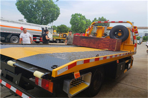 阜新附近拖车电话号码服务