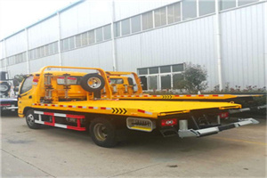 阜新附近拖车救援搭电